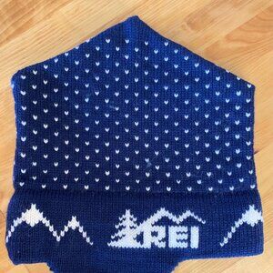 REI vintage woolen ski hat